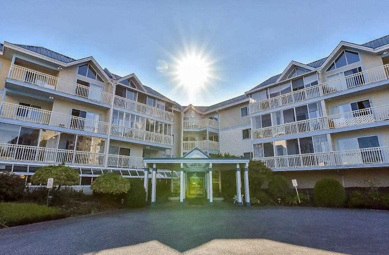 Royal Court, 31930 Old Yale Road Abbotsford, BC REW