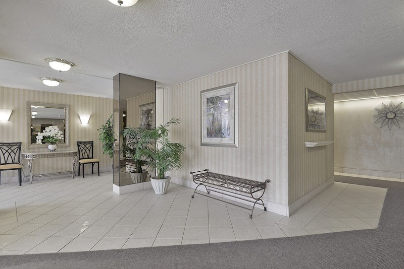Bruce Towers, 18 Knightsbridge Road Brampton, ON REW