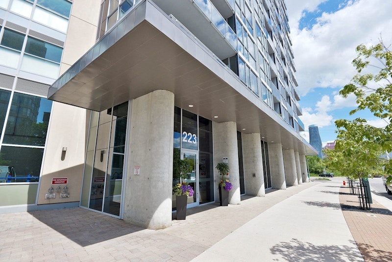 Onyx Condo, 223 b Drive Mississauga, ON REW