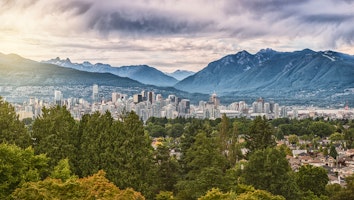 Vancouver skyline rnvyzb