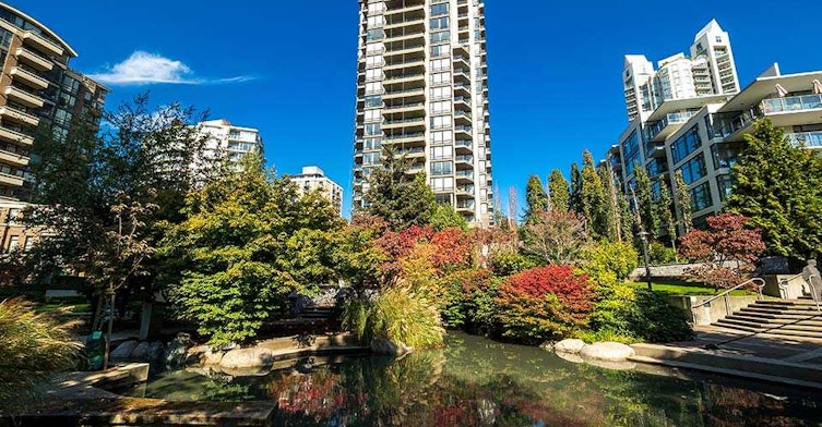 Sky 151 2nd Street West North Vancouver Bc Rew