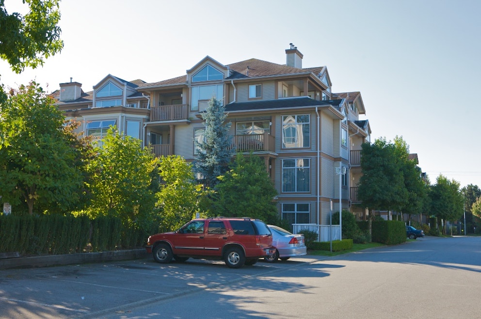 Parkwood Manor, 19142 122 Avenue Pitt Meadows, BC REW