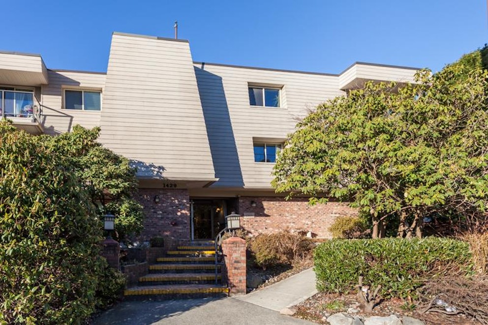 Kensington Manor, 1429 Merklin Street Surrey, BC REW