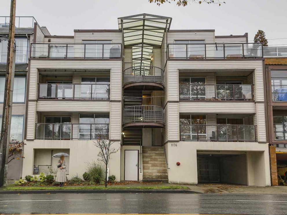 Alder Heights, 1176 6th Avenue West Vancouver, BC REW