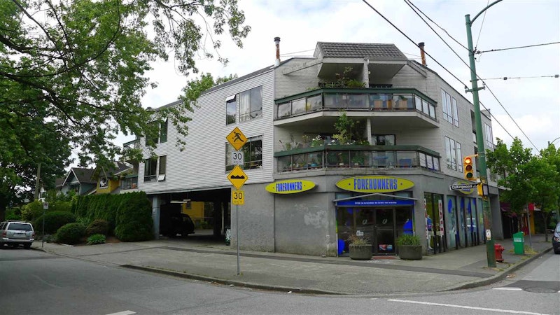 Collingwood Gardens, 3506 4th Avenue West Vancouver, BC REW