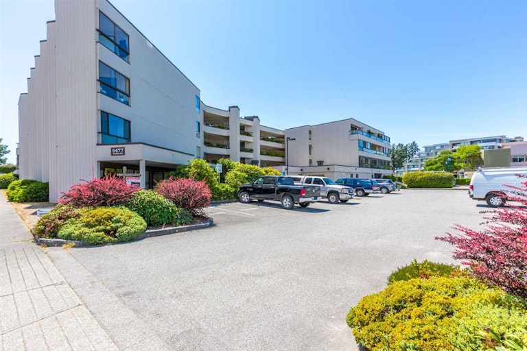 Royal Terraces, 5477 Wharf Road Sechelt, BC REW