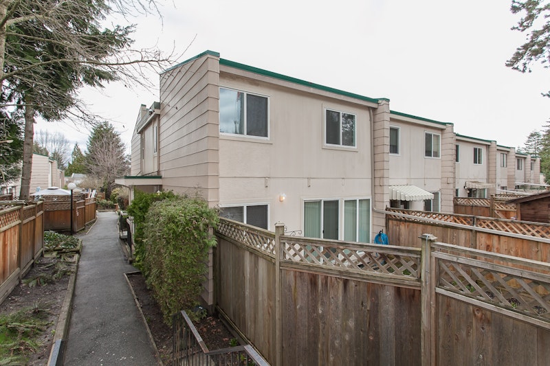 Guildford Mews, 15275 105 Avenue Surrey, BC REW