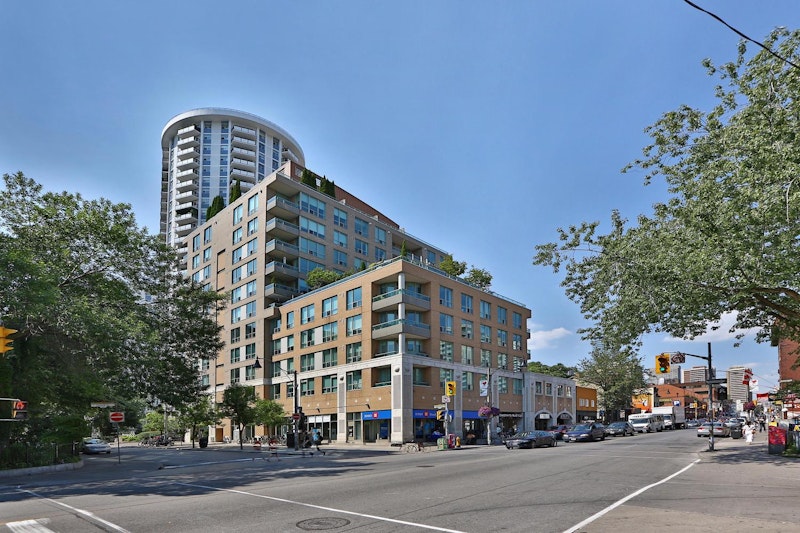 Alexus, 70 Alexander Street Toronto, ON REW