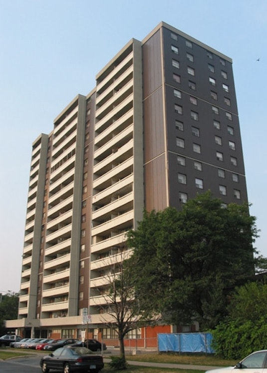 195 Barrington Avenue, 195 Barrington Avenue Toronto, ON REW