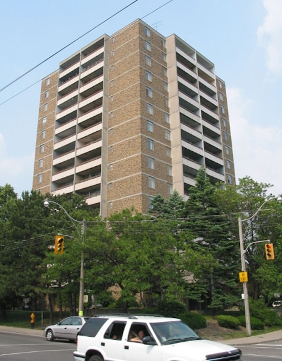 Dufferin Park Apartments, 919 Dufferin Street Toronto, ON REW