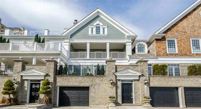 Grand Harbour Townhomes, 2289 Lake Shore Boulevard West Toronto, ON REW