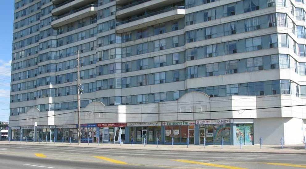 Lawrence Birchmount Centre, 2155 Lawrence Avenue East Toronto, ON REW