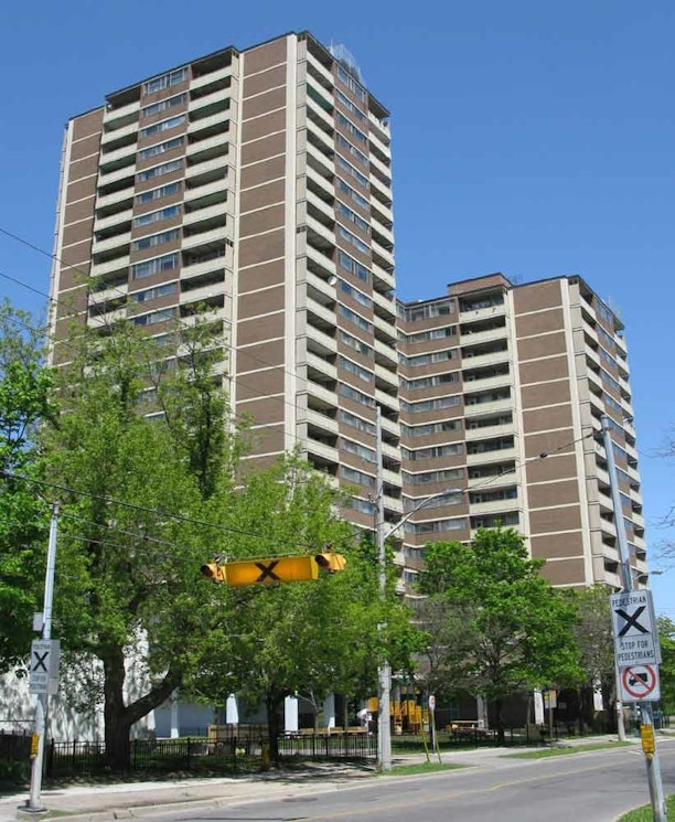 444 Lumsden Avenue, 444 Lumsden Avenue Toronto, ON REW