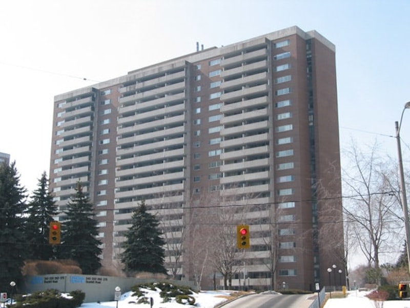 Lambton Square Condominiums, 270 Scarlett Road Toronto, ON REW