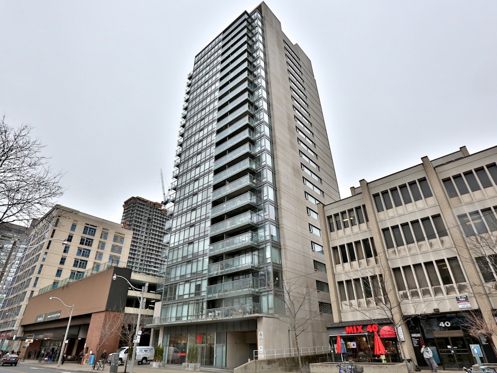 22 Condominiums, 22 Wellesley Street East Toronto, ON REW 22 Condominiums, 22 Wellesley Street East Toronto, ON REW