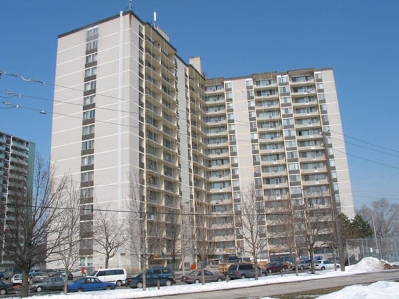 190 Woolner Avenue, 190 Woolner Avenue Toronto, ON REW