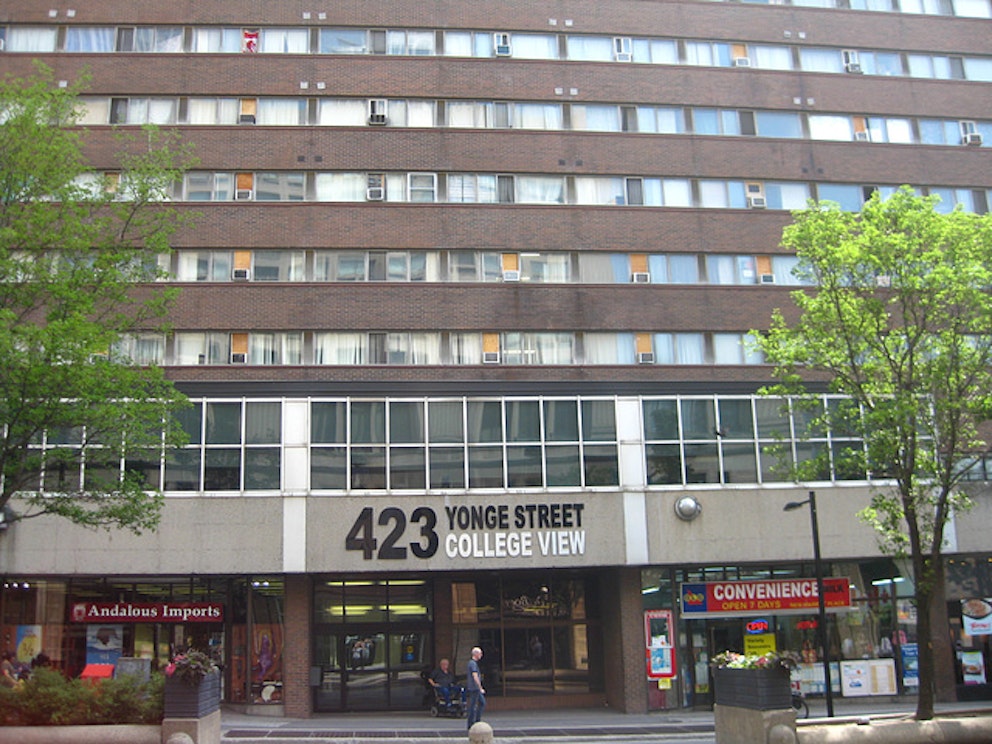 College View Apartments, 423 Yonge Street Toronto, ON REW