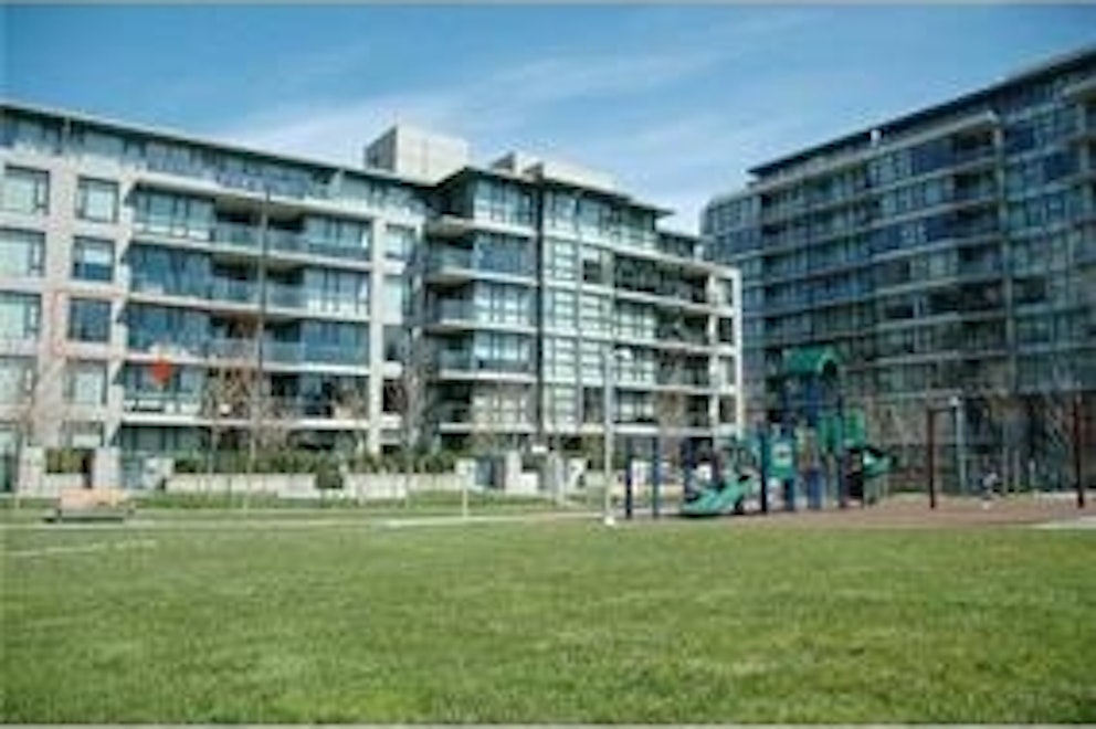 Tapestry, 750 12th Avenue West Vancouver, BC REW